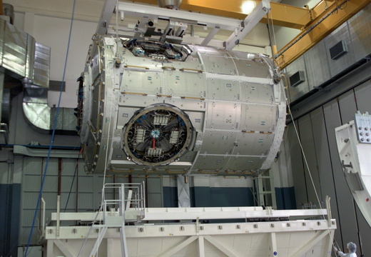 JSC2003-E-40245