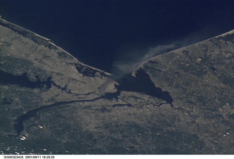 iss003e5435_9501981353_o.jpg