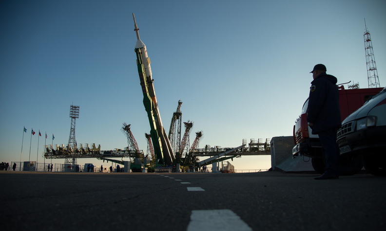 expedition-50-soyuz-rollout_30686073920_o.jpg