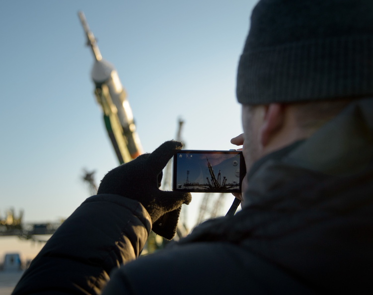 expedition-50-soyuz-rollout_30871321042_o.jpg