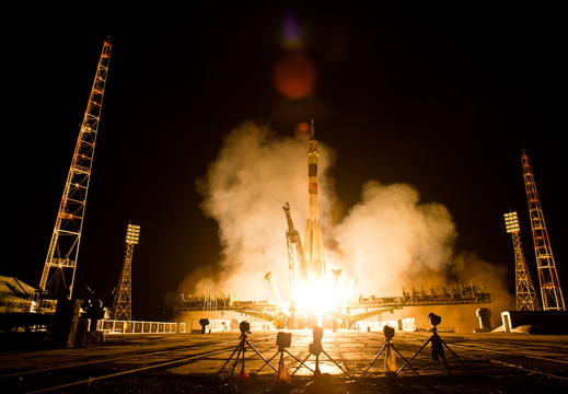 Expedition 40 Launch - 14557723940 122ec979ac o