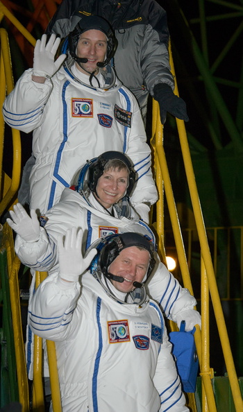 Expedition 50 Crew Board Soyuz - 31062972481_2b741b8186_o.jpg