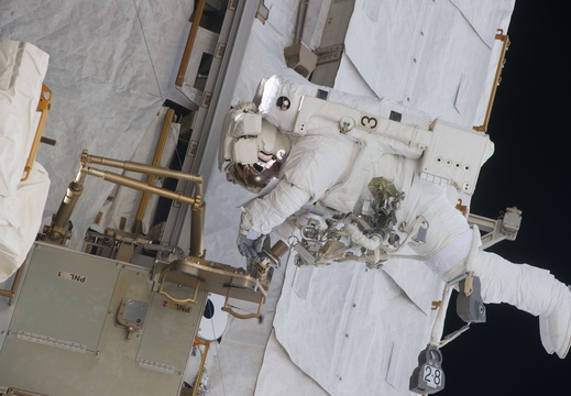 STS134-E-09631