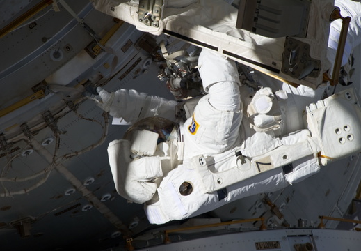 STS134-E-09004