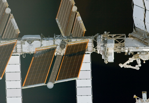 STS134-E-06638
