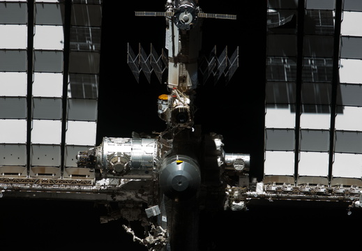 STS134-E-11674