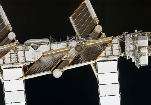 STS134-E-06648