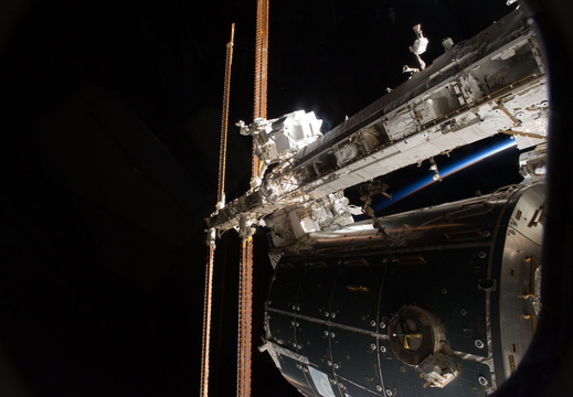 STS134-E-07536