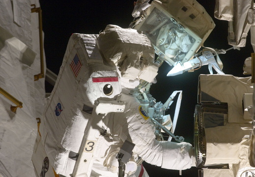 STS134-E-08626