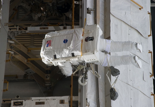 STS134-E-09634