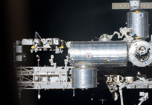 STS134-E-10495