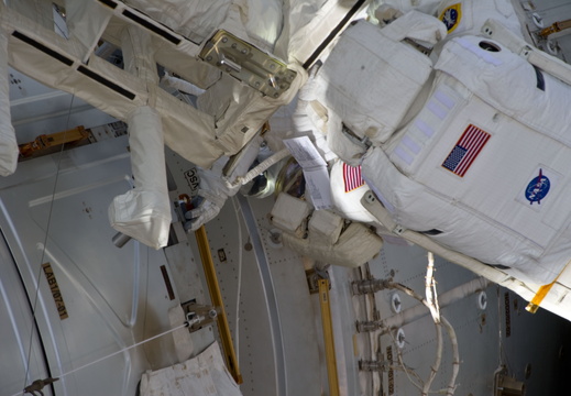 STS134-E-08995