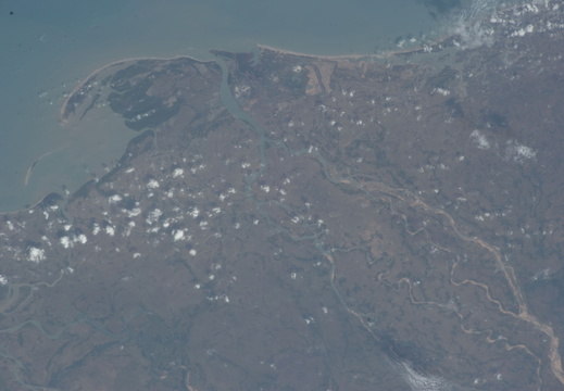 STS134-E-08846