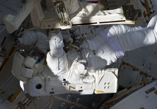 STS134-E-09009