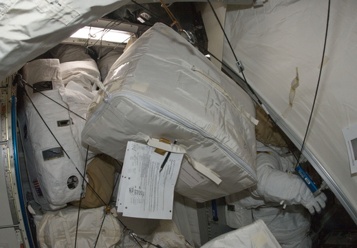 STS134-E-09173