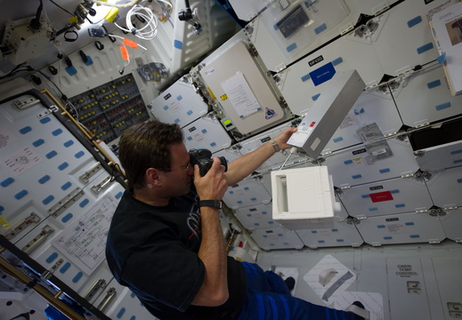 STS134-E-06434