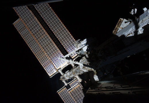 STS134-E-07491
