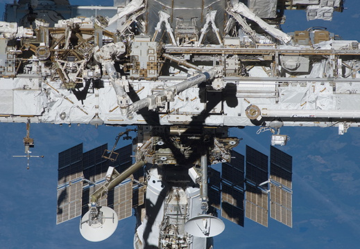 STS134-E-10598