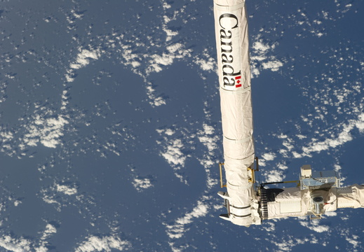 STS134-E-09053