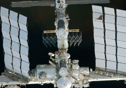 STS134-E-06628