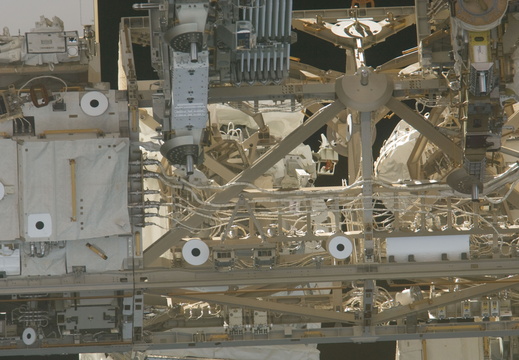 STS134-E-10389