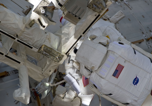 STS134-E-08994