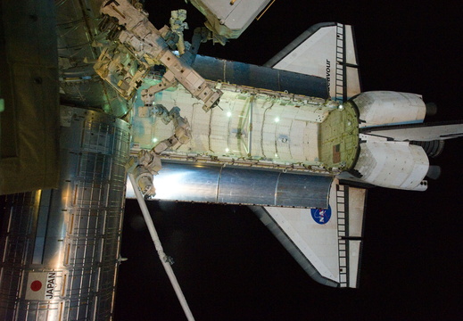 STS134-E-08195