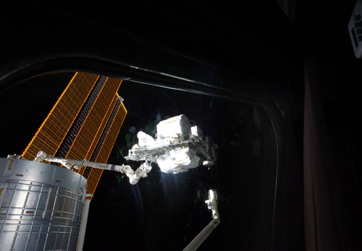 STS134-E-07336
