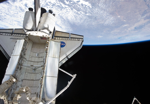 STS134-E-08222