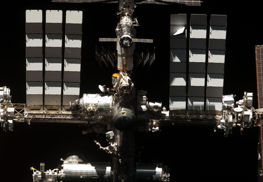 STS134-E-11619
