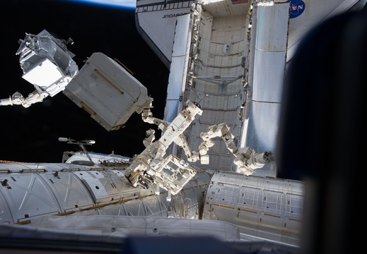 STS134-E-07392