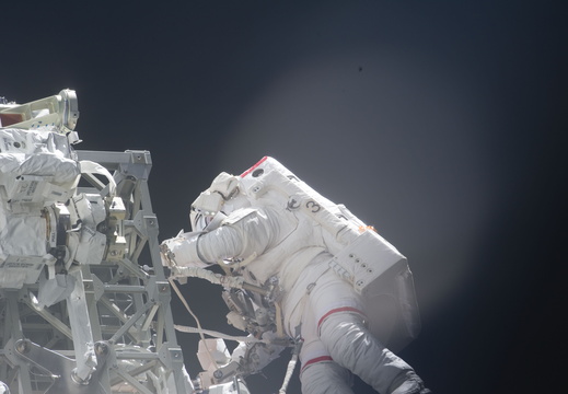 STS134-E-09084