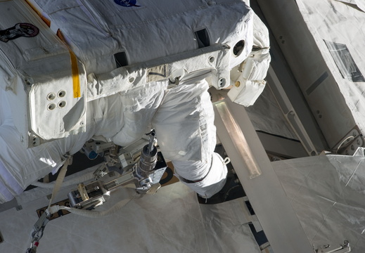 STS134-E-08676