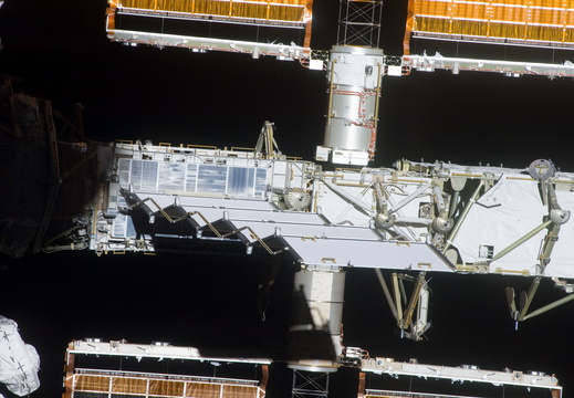 STS134-E-10507