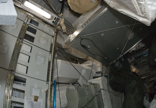 STS134-E-09138