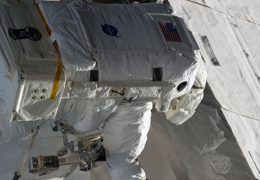 STS134-E-08677