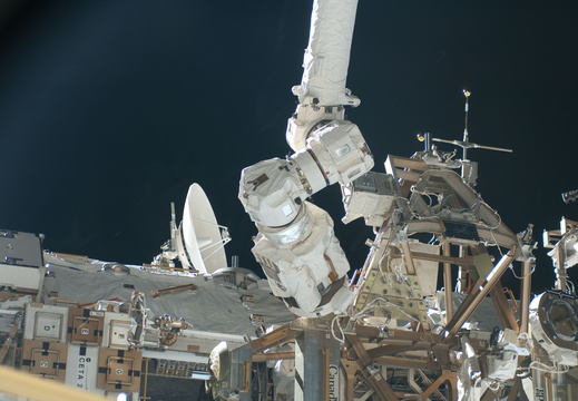 STS134-E-11826