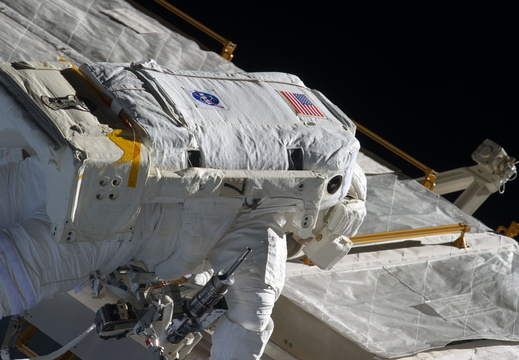 STS134-E-08672