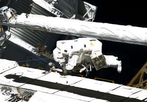 STS134-E-09611