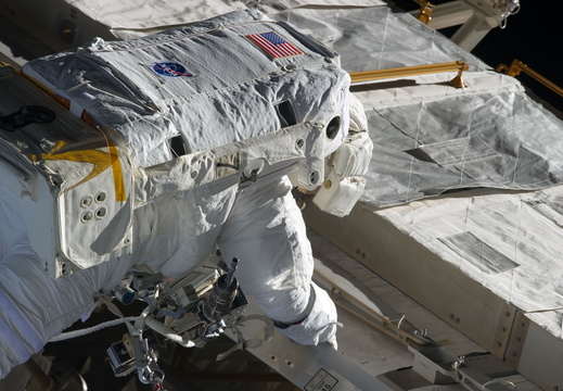 STS134-E-08674