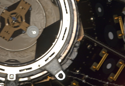 STS134-E-06814