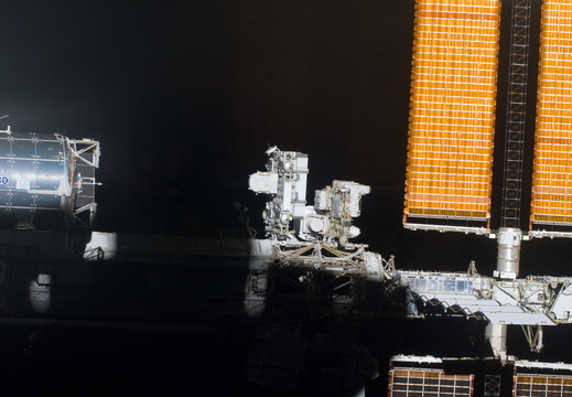 STS134-E-10489