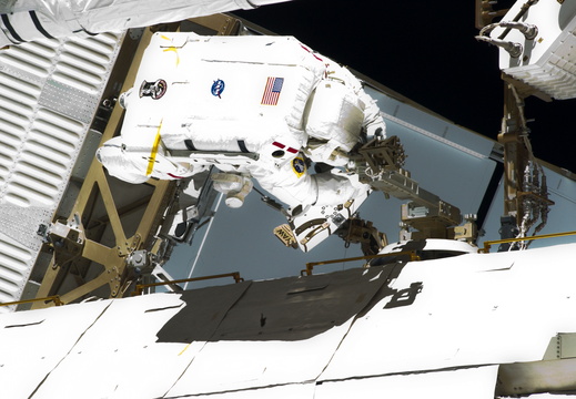 STS134-E-09591