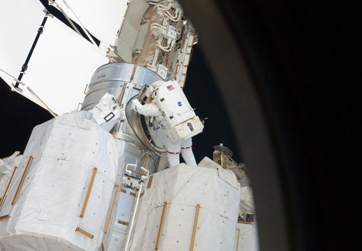STS134-E-09300