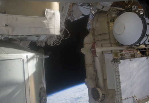 STS134-E-08914