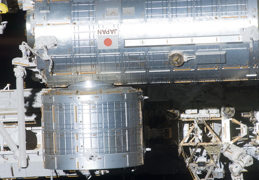 STS134-E-10518