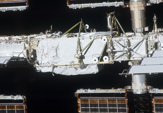 STS134-E-10524