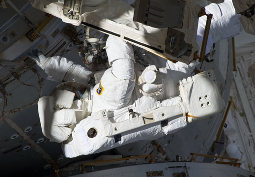 STS134-E-09003