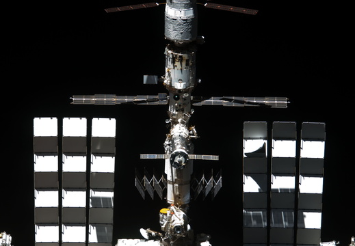 STS134-E-11628