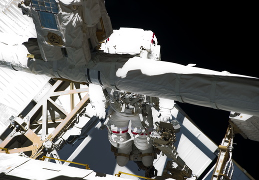 STS134-E-09615